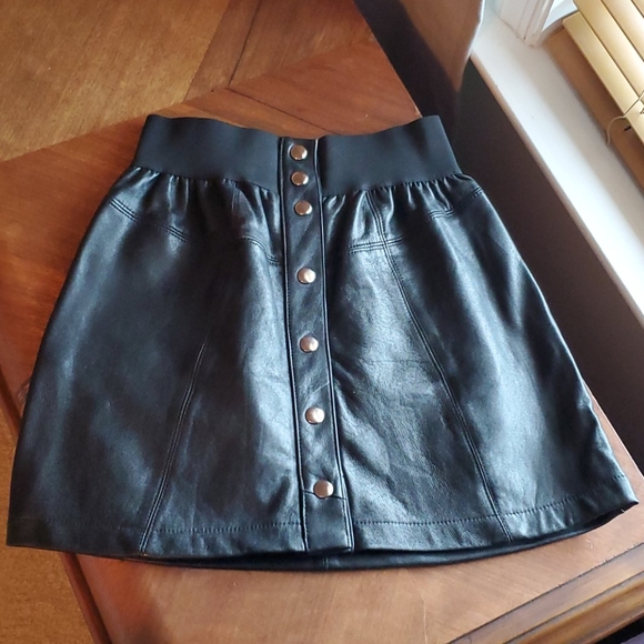 Real leather skirt made in USA from vintage fabric - Picture 1 of 3